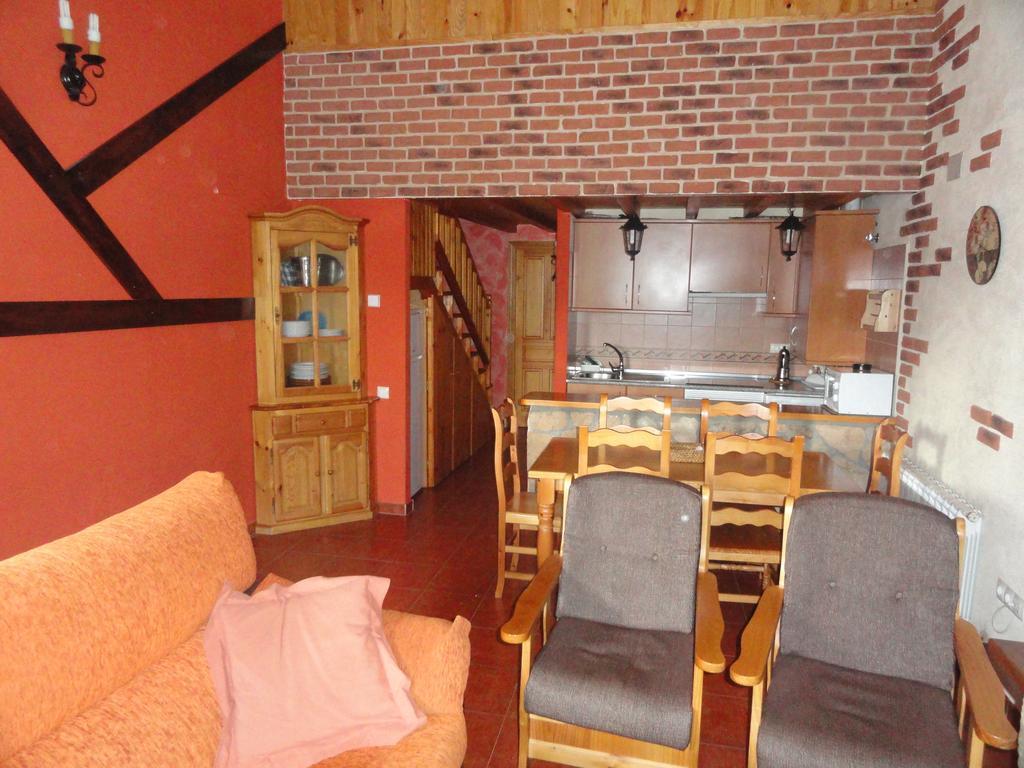 Casa Rural La Vega De Gredos Guest House San Martin de la Vega del Alberche Luaran gambar